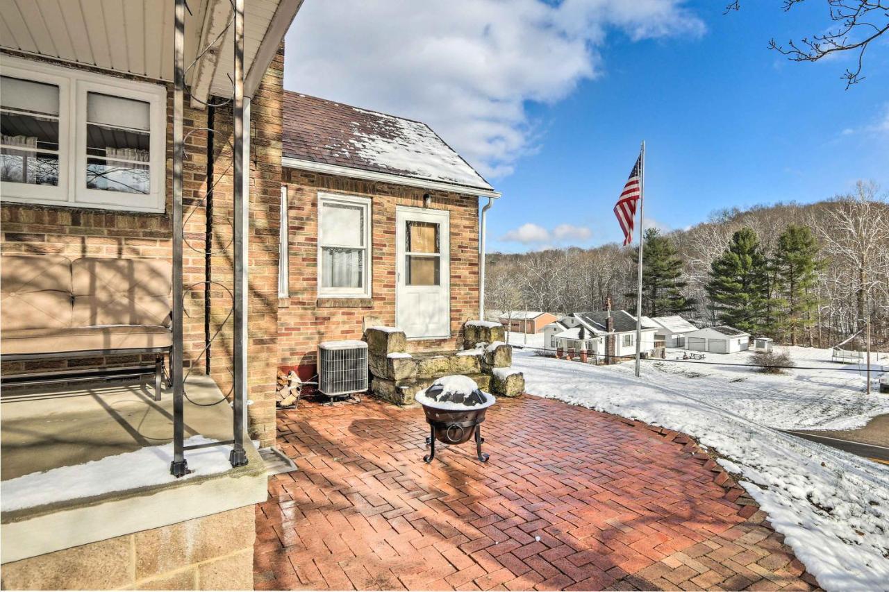 Hilltop Home With Grill, In Wayne Natl Forest لوغان المظهر الخارجي الصورة